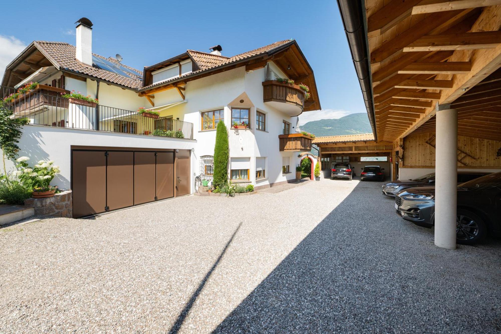 Ferienwohnungen Lanserhof Eppan an der Weinstraße Buitenkant foto