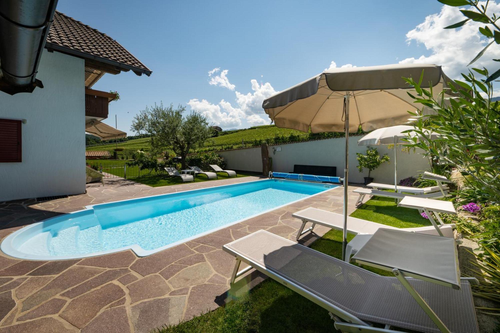 Ferienwohnungen Lanserhof Eppan an der Weinstraße Buitenkant foto