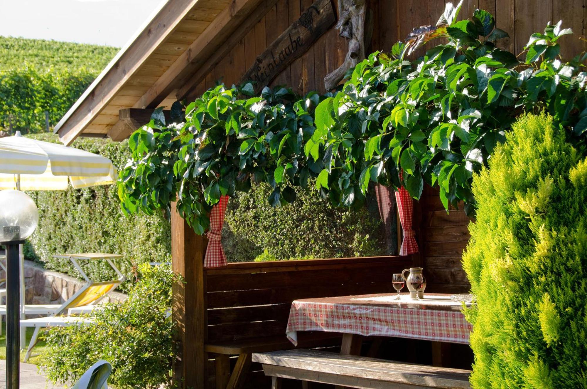 Ferienwohnungen Lanserhof Eppan an der Weinstraße Buitenkant foto